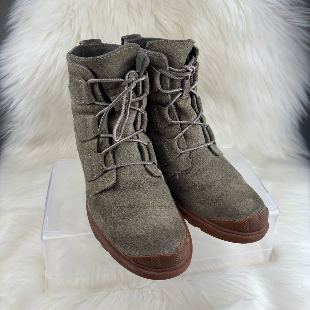 Sorel Olive Lace Up Wedge Boots with Suede Texture